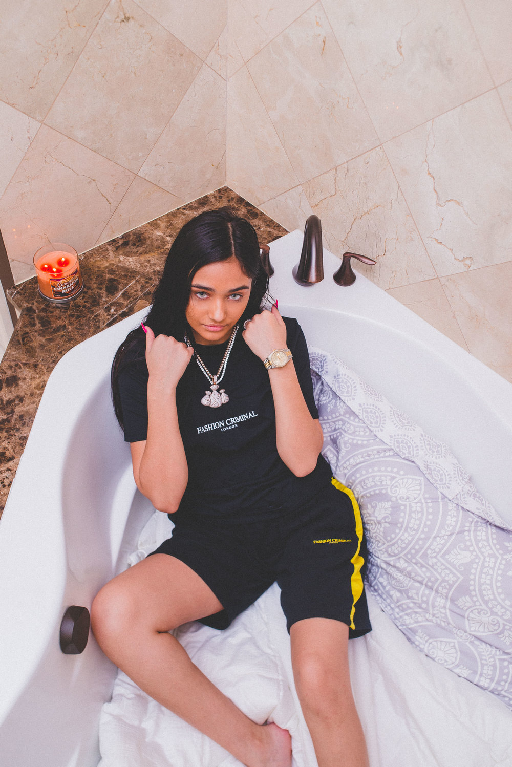 Mulan Vuitton Topless