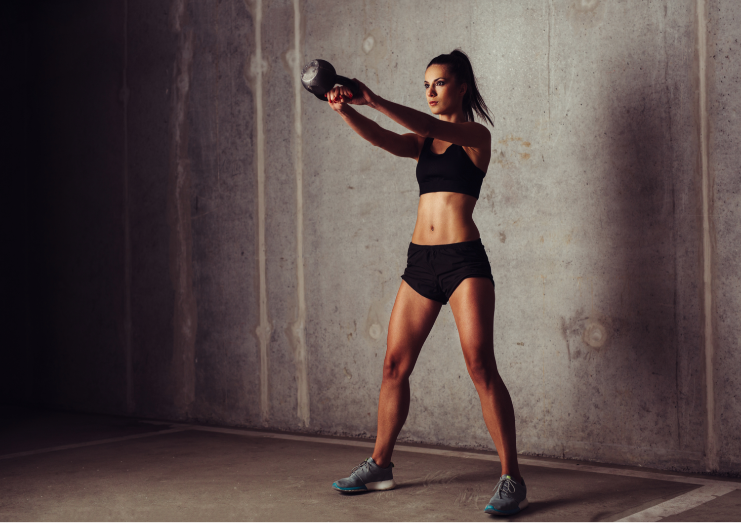 Fitness обзор. Девушка спорт. Спортивная фигура. Девушка и фитнес. Спортивная девушка тренируется.