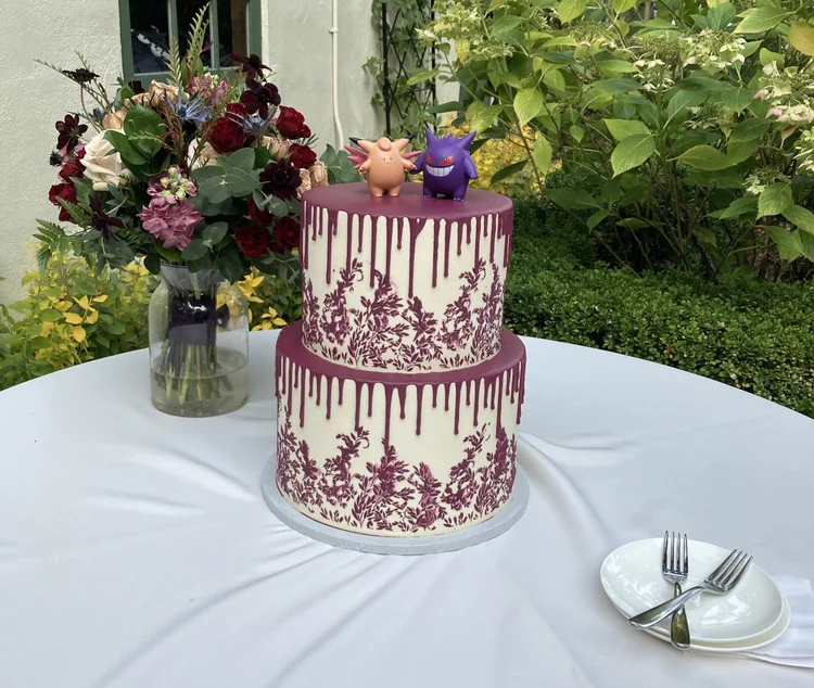A cake with two Pokemon on top