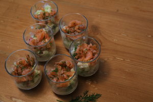 Apero-glaasje: appel-komkommer-zalm