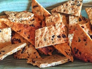 Crackers met hazelnoten en veenbessen