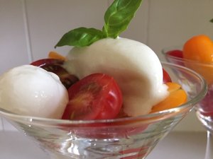 Tomaat-mozzarella met basilicumsorbet