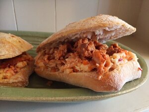 Ciabatta met pulled pork en coleslaw