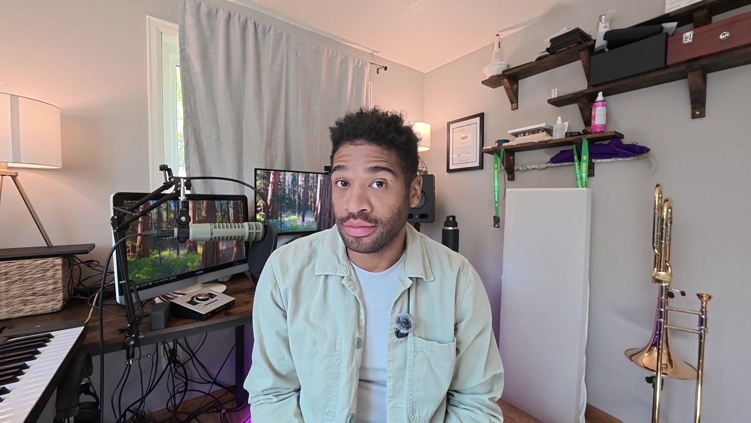 Darius teaching a Lobby Call lesson in his home studio