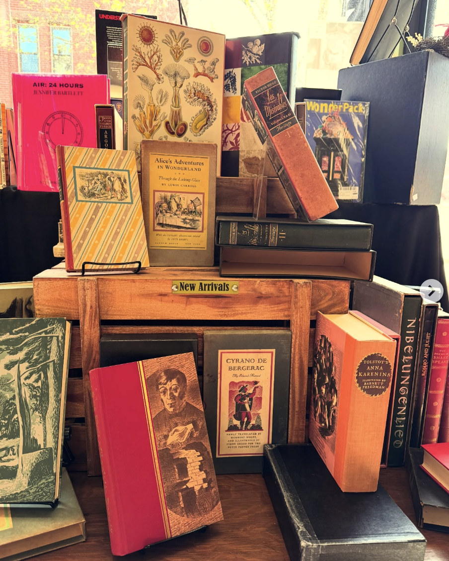 Splendor Solis Books