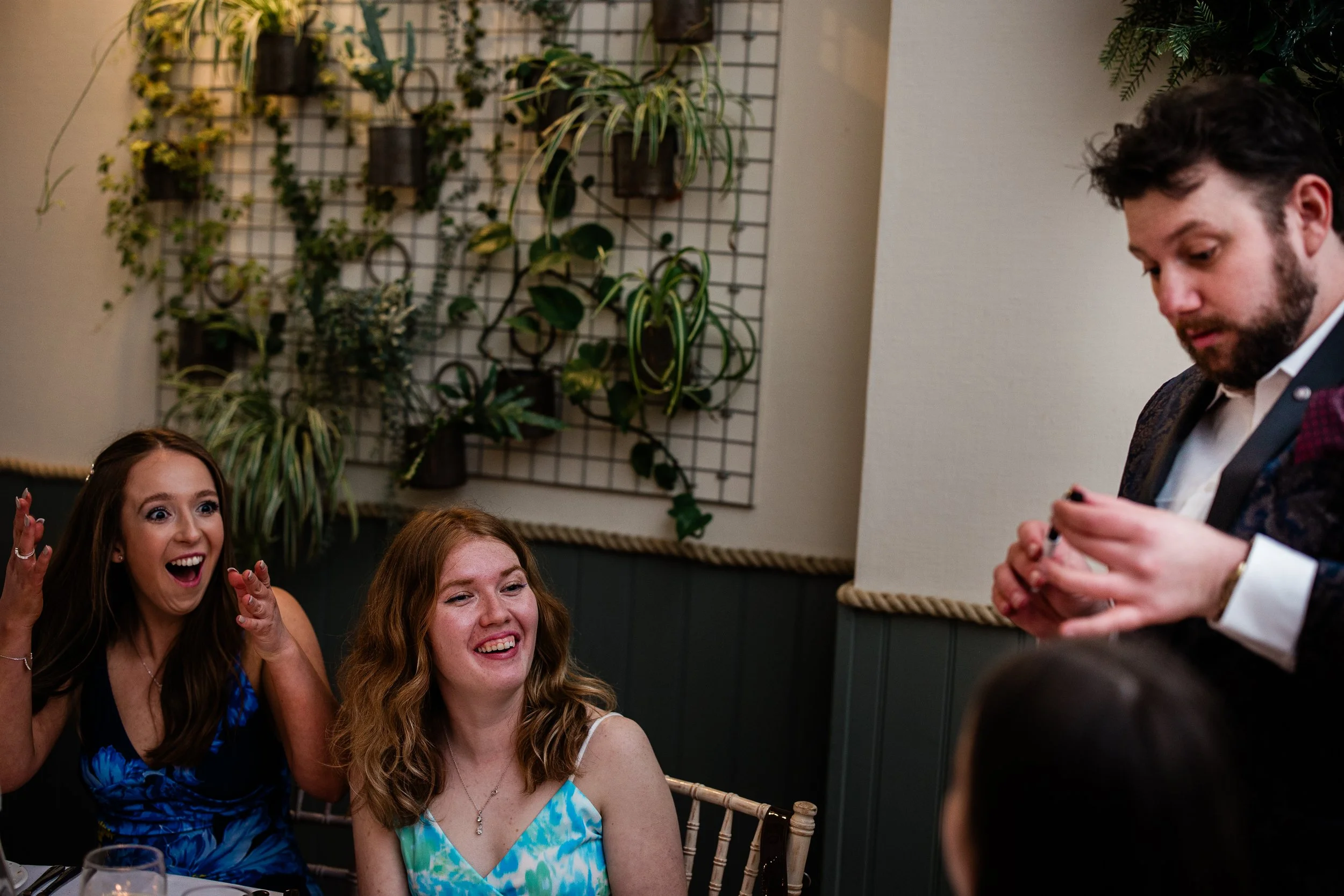 Chris Tennant entertaining guests with close-up mind reading at a wedding or corporate event