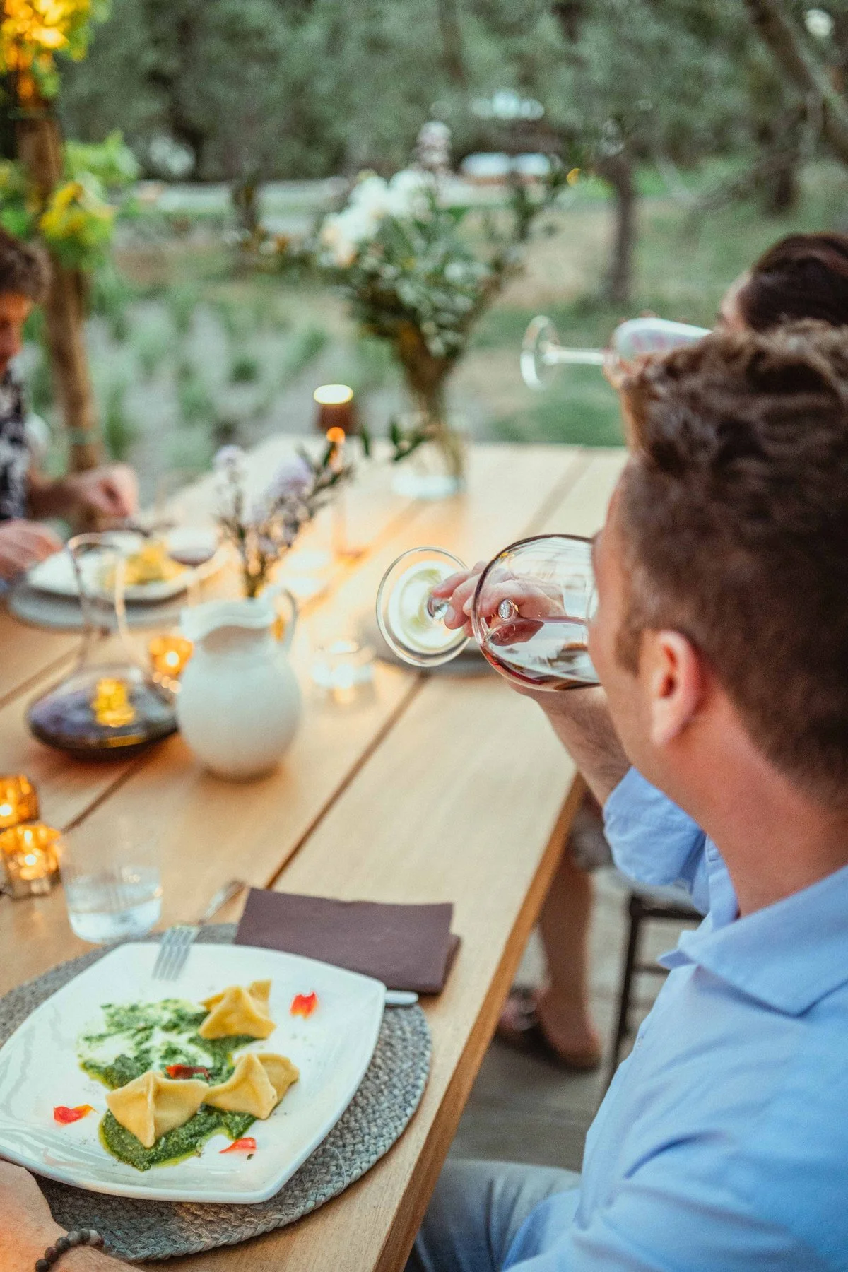 Outdoor dinner at the Tuscany retreat
