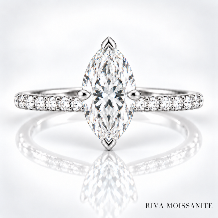 RIVASOM marquise ring in white gold