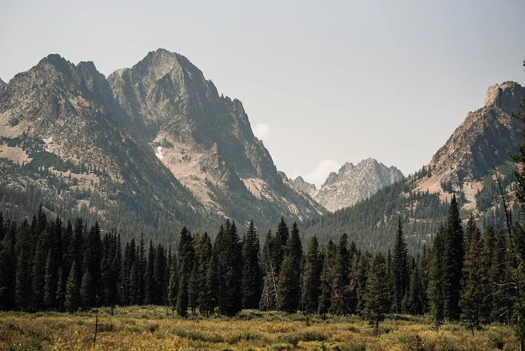 sawtooth mountains
