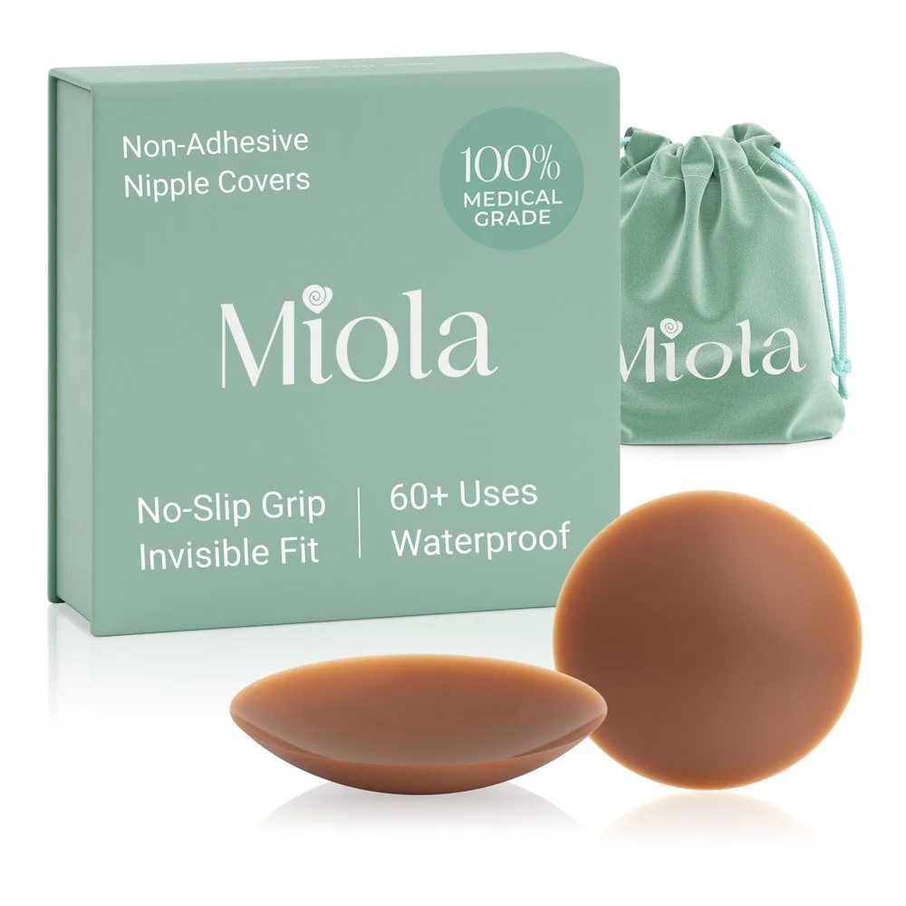 3D render of Miola silicone covers with gift box and pouch