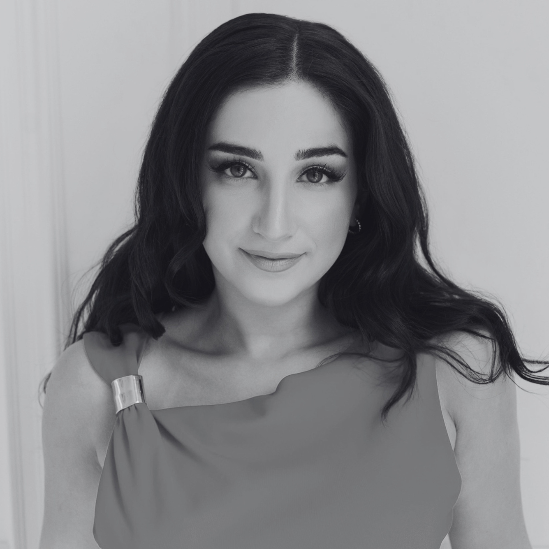 Teresa Tucci headshot