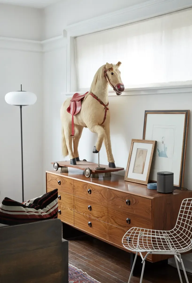 Posh Flat No. 1 — photograph 25