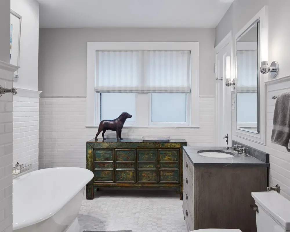 Chicago Classic Six Apartment — professional interior photograph