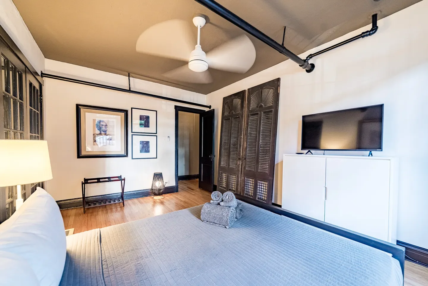 The Burrow, professional photograph 36.