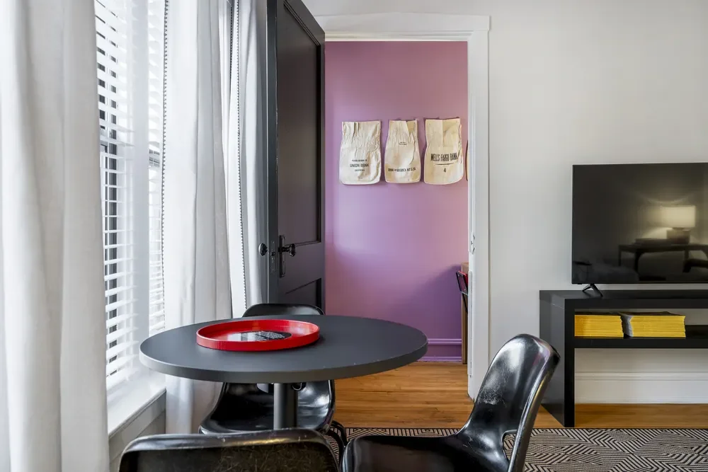 Lilac Loveshack, professional photograph 9.