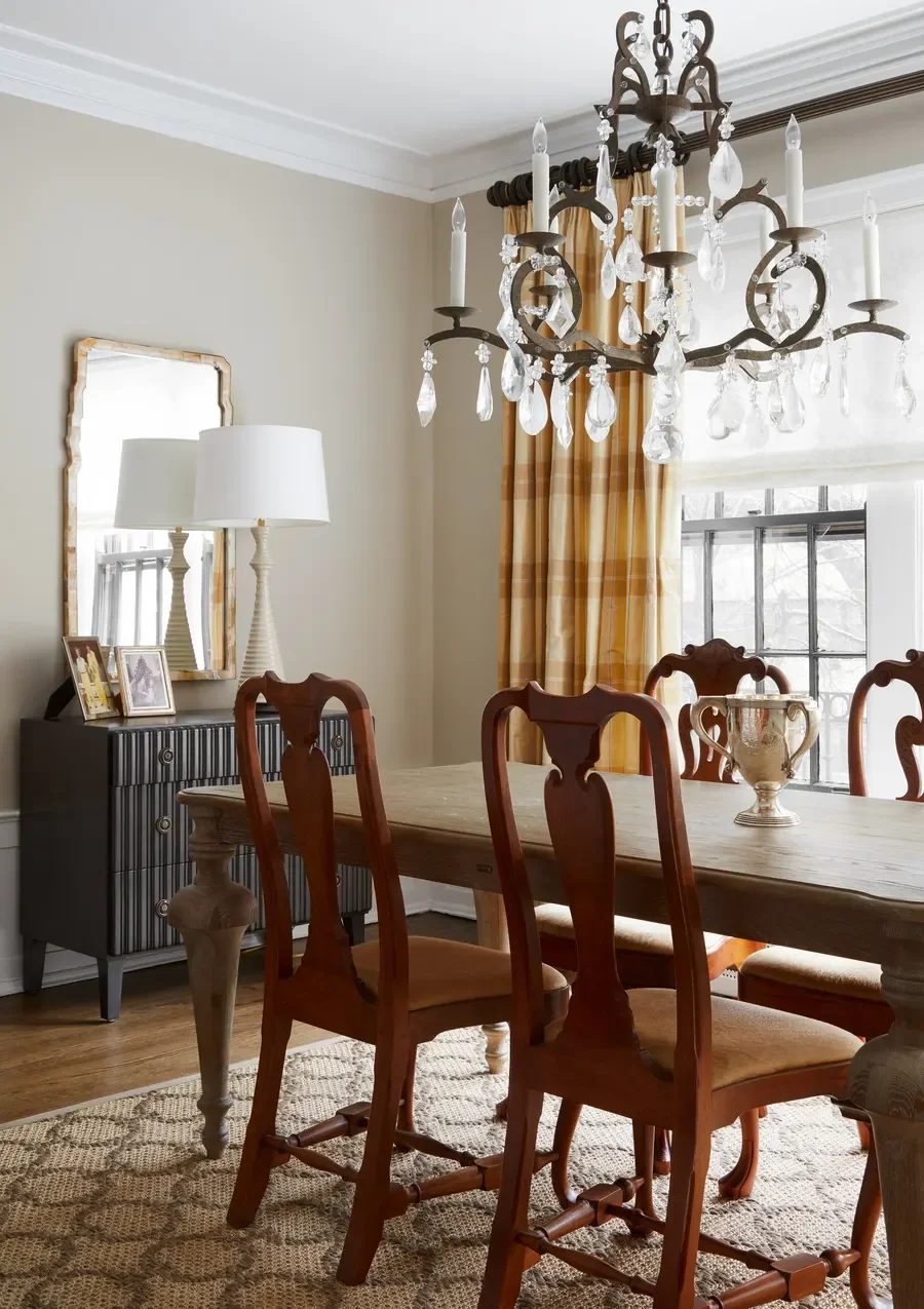 Chicago Classic Six Apartment — professional interior photograph