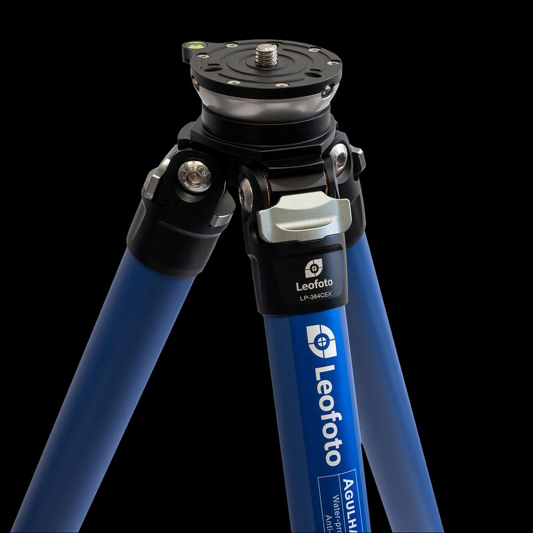 Leofoto LP-364CEX Poseidon carbon fibre tripod with water resistance and levelling base