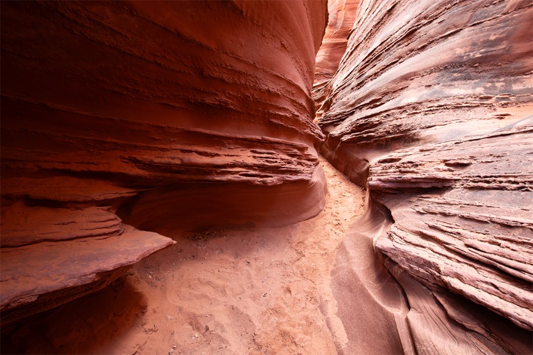Before edit: Slot Canyon image (flat tones and subdued colour)