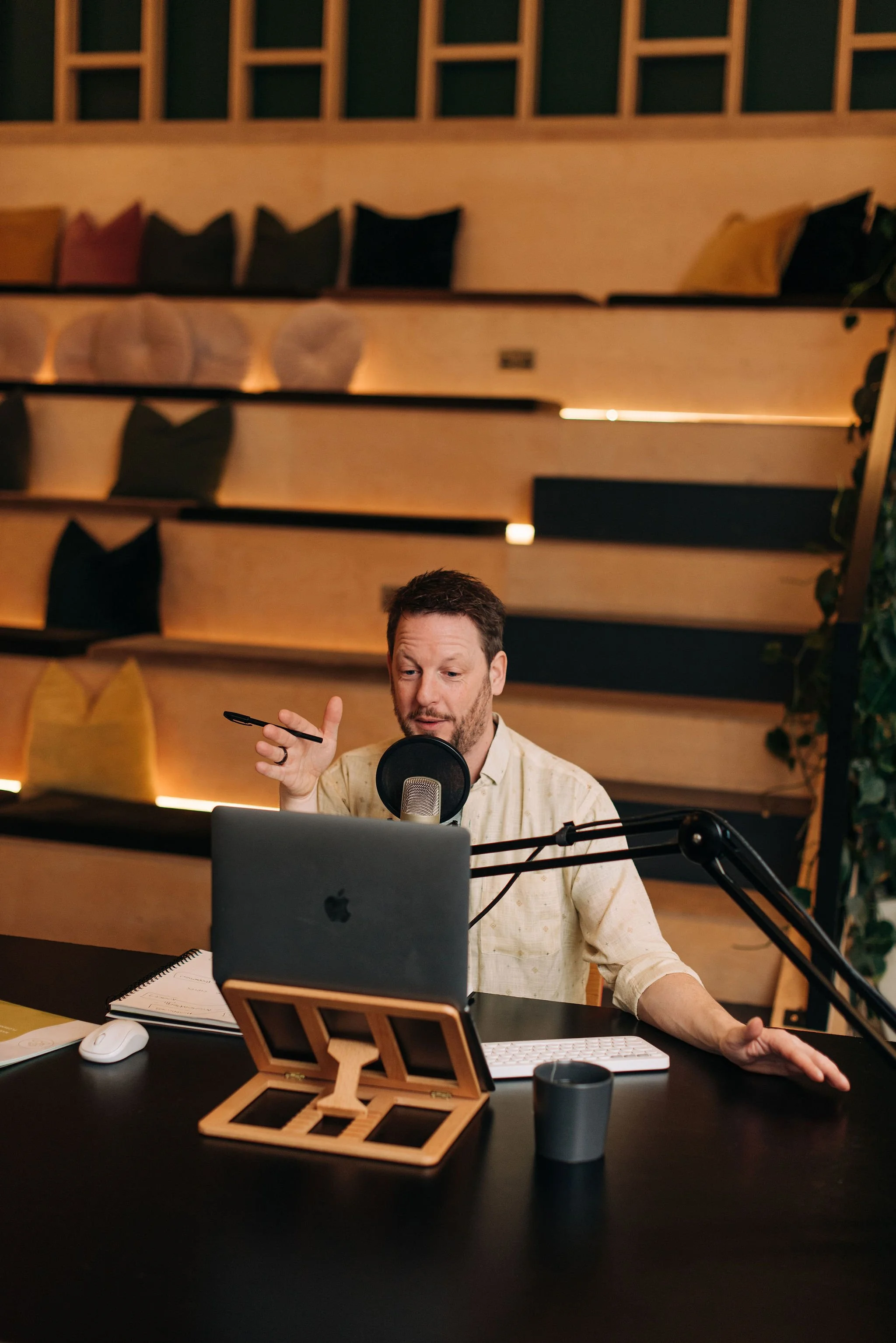 Matt running a live public speaking webinar