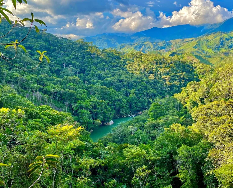 Casa Kiwi Cocorná · The Cocorná river valley