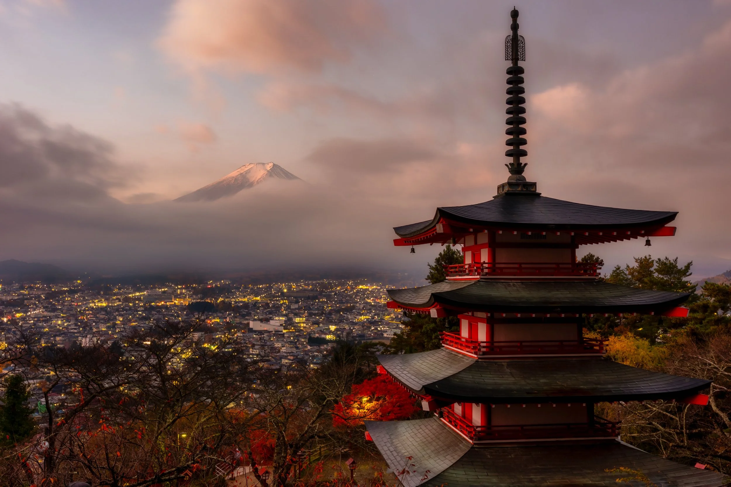 The pagoda framing Mount Fuji