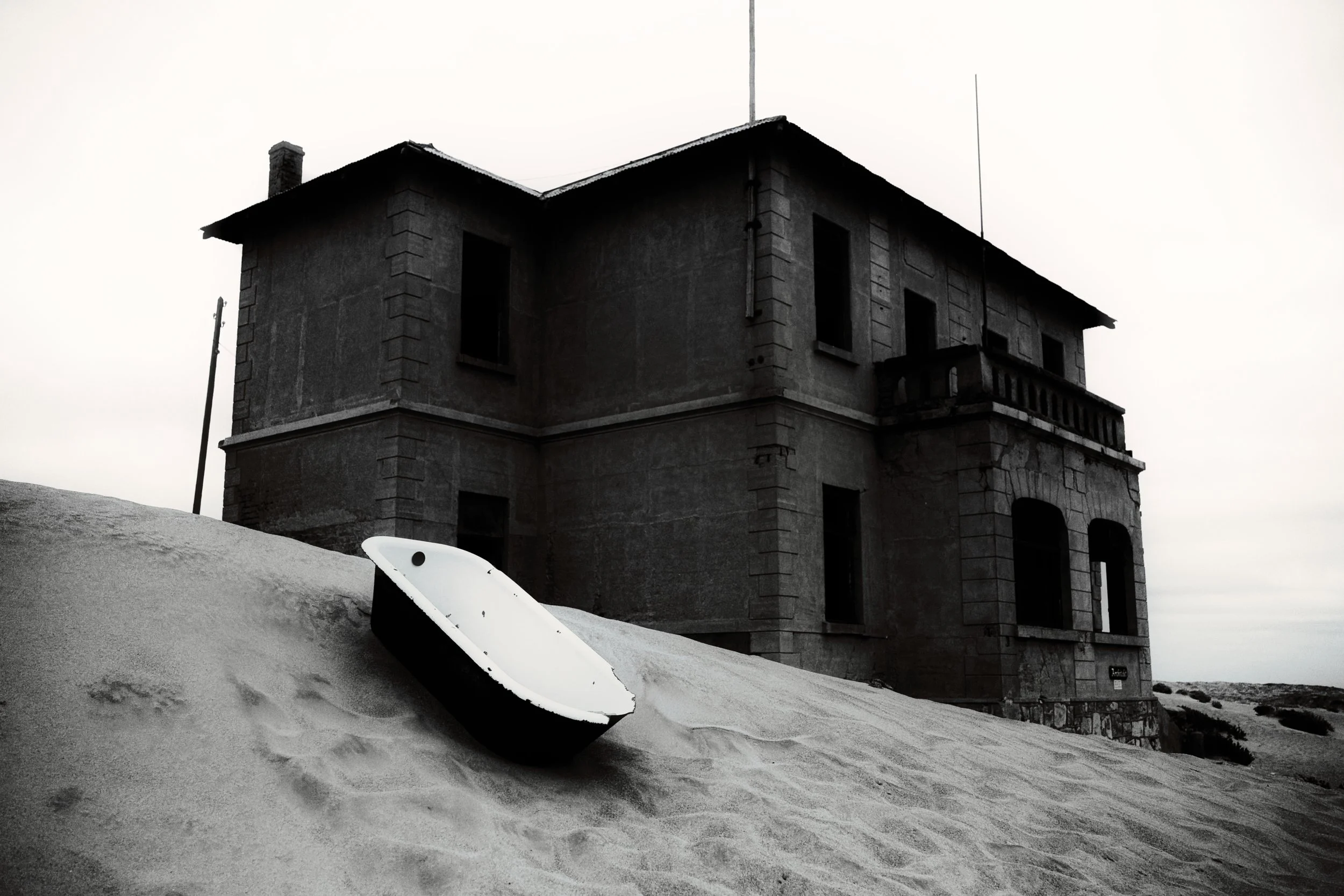 Footprints in sand Kolmanskop