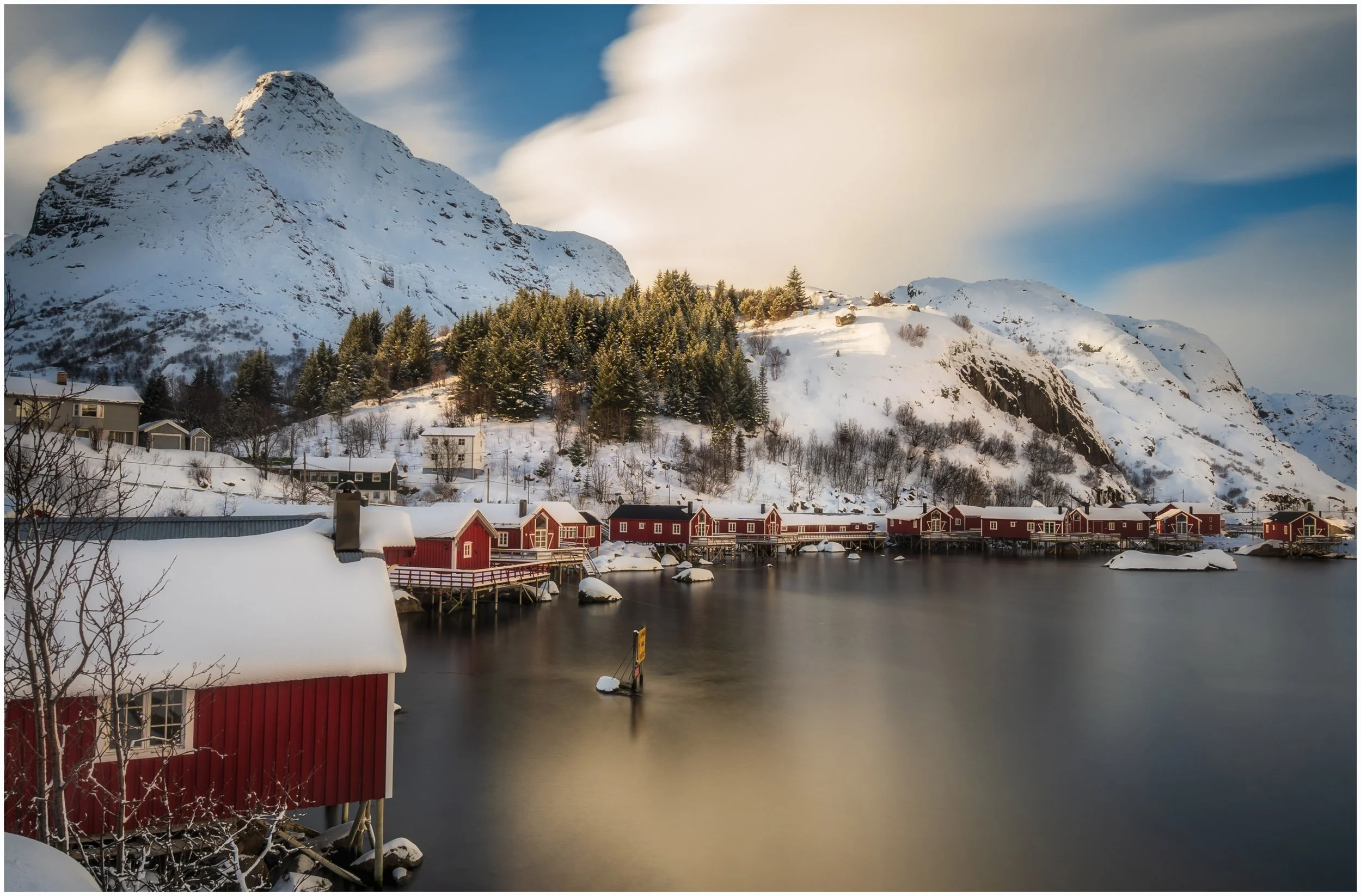 Red huts in snow — Lofoten