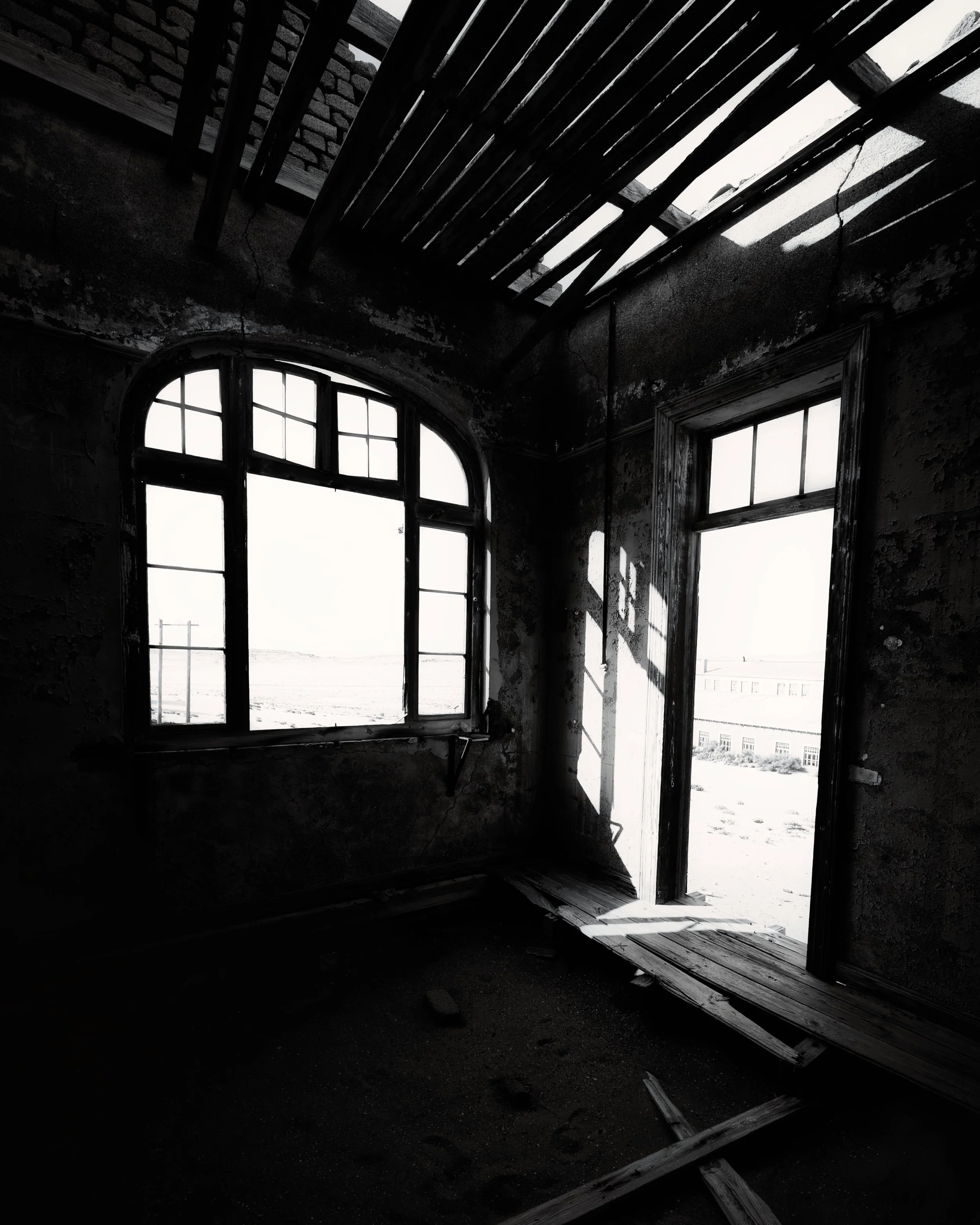 Kolmanskop 14-35mm wide angle composition