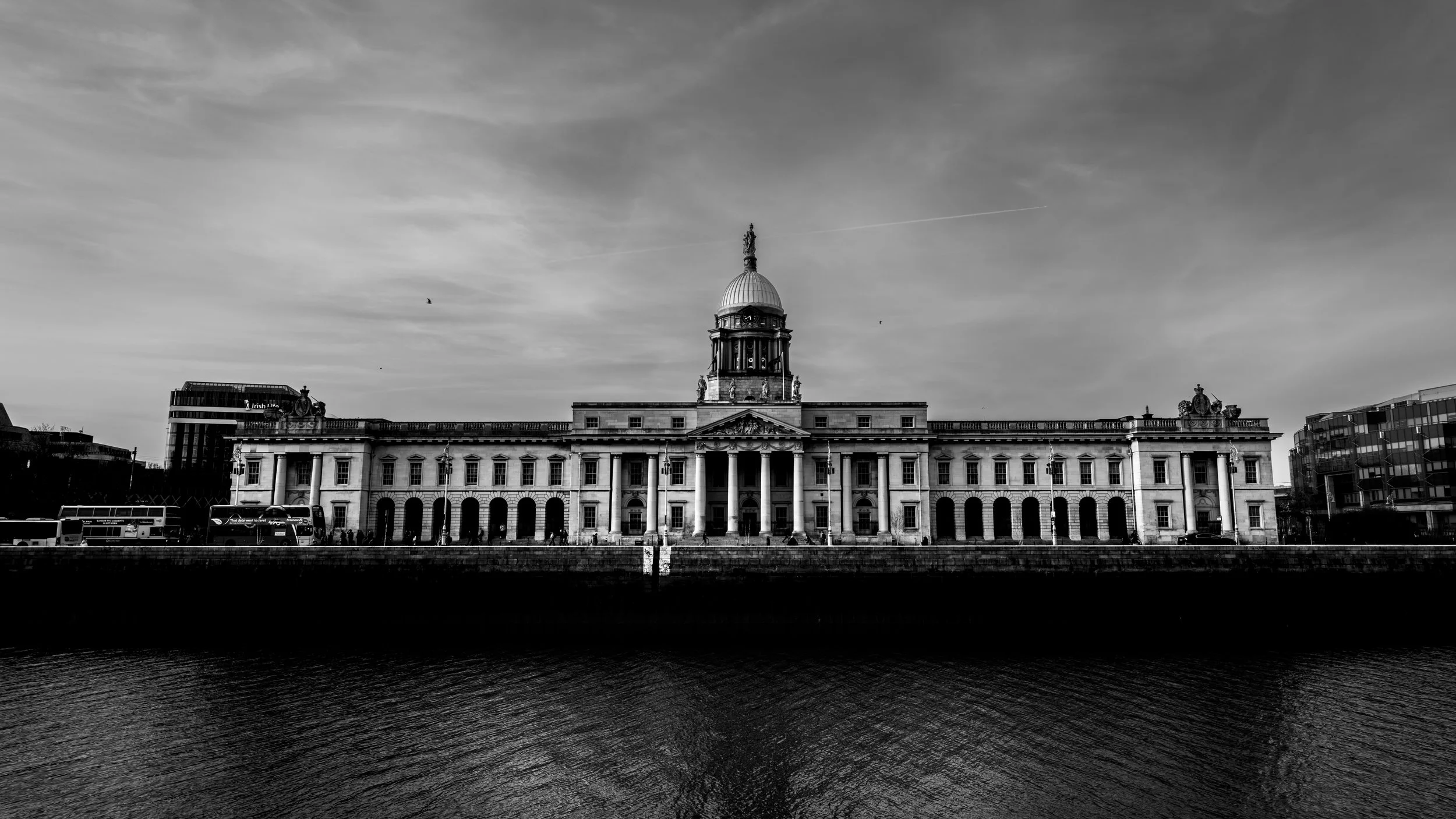 Custom House Dublin black and white