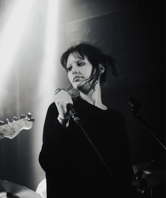 Kyra Baskin performing live