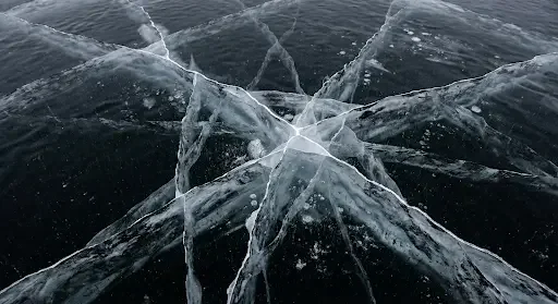 Leader in a focused one-on-one conversation, creating space for honest dialogue