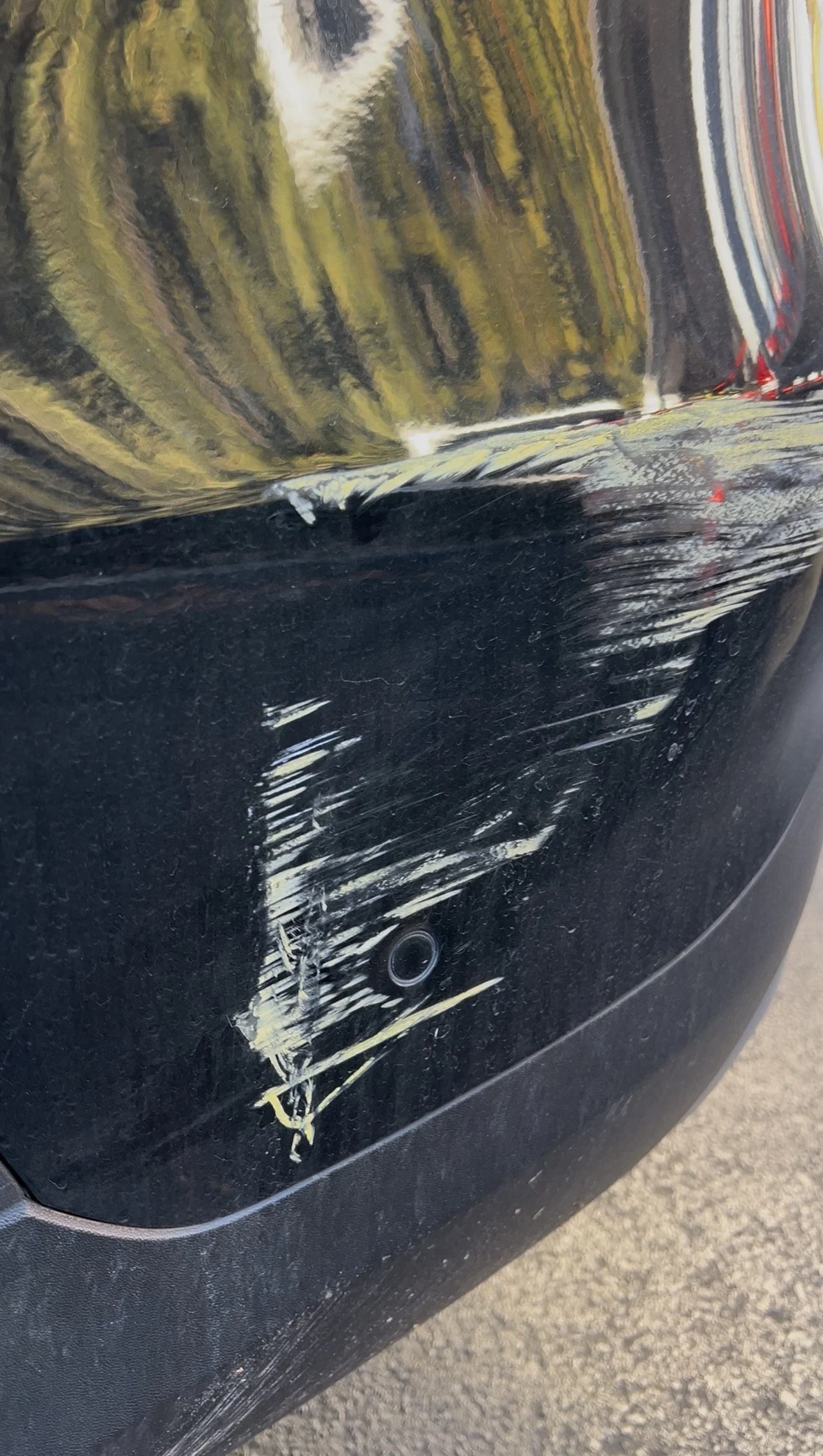 Side panel deep scratch before