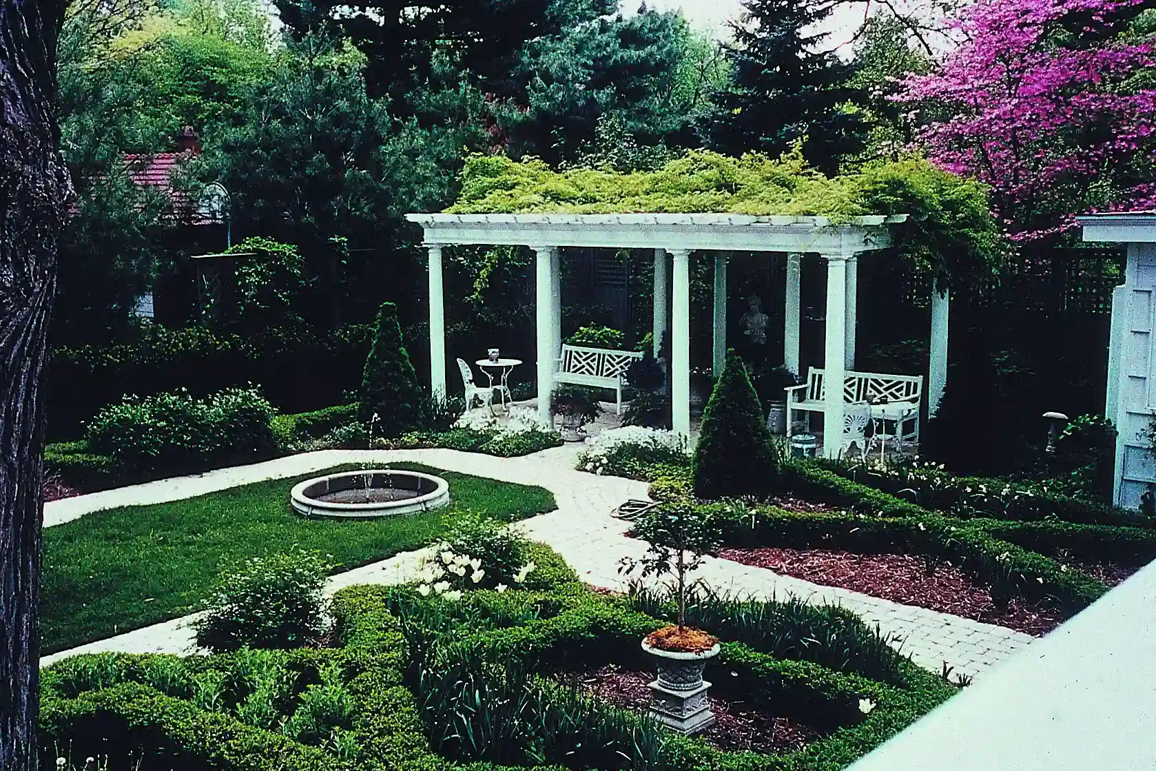 Landscape design at Trudeau Residence by Green View in Central Illinois