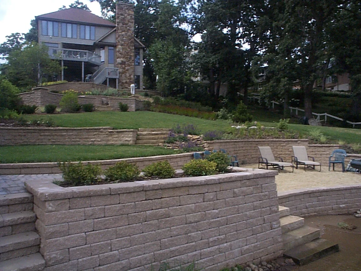 Landscape design at Zak Residence by Green View in Central Illinois