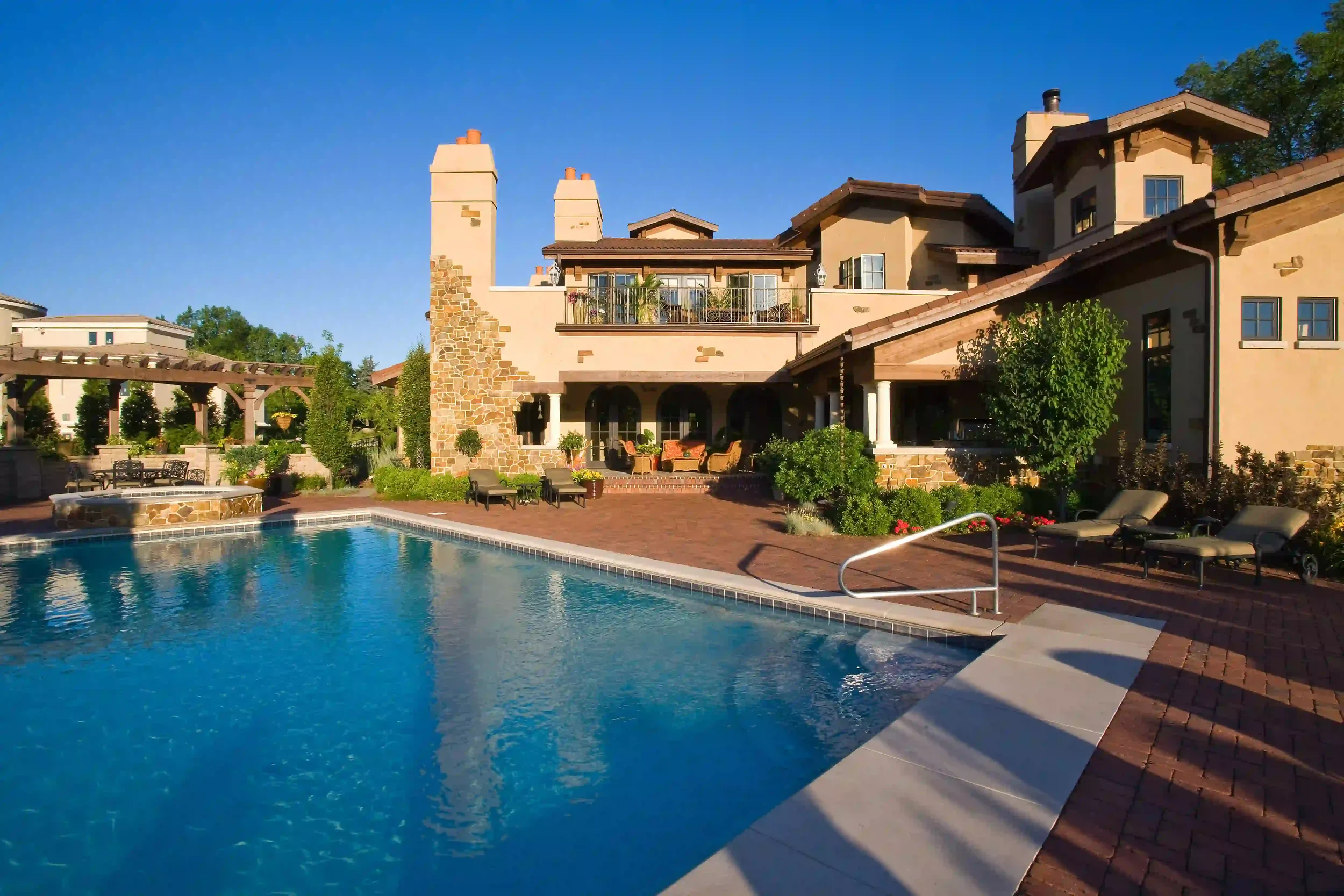 Tuscan-style landscape design at Mikula Residence by Green View in Central Illinois