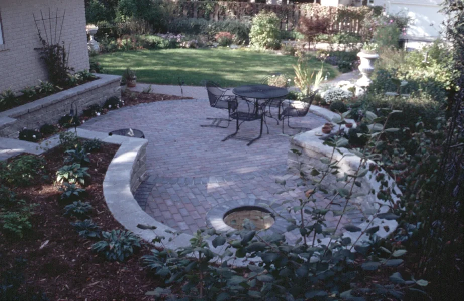 Landscape design at Baird Residence by Green View in Central Illinois