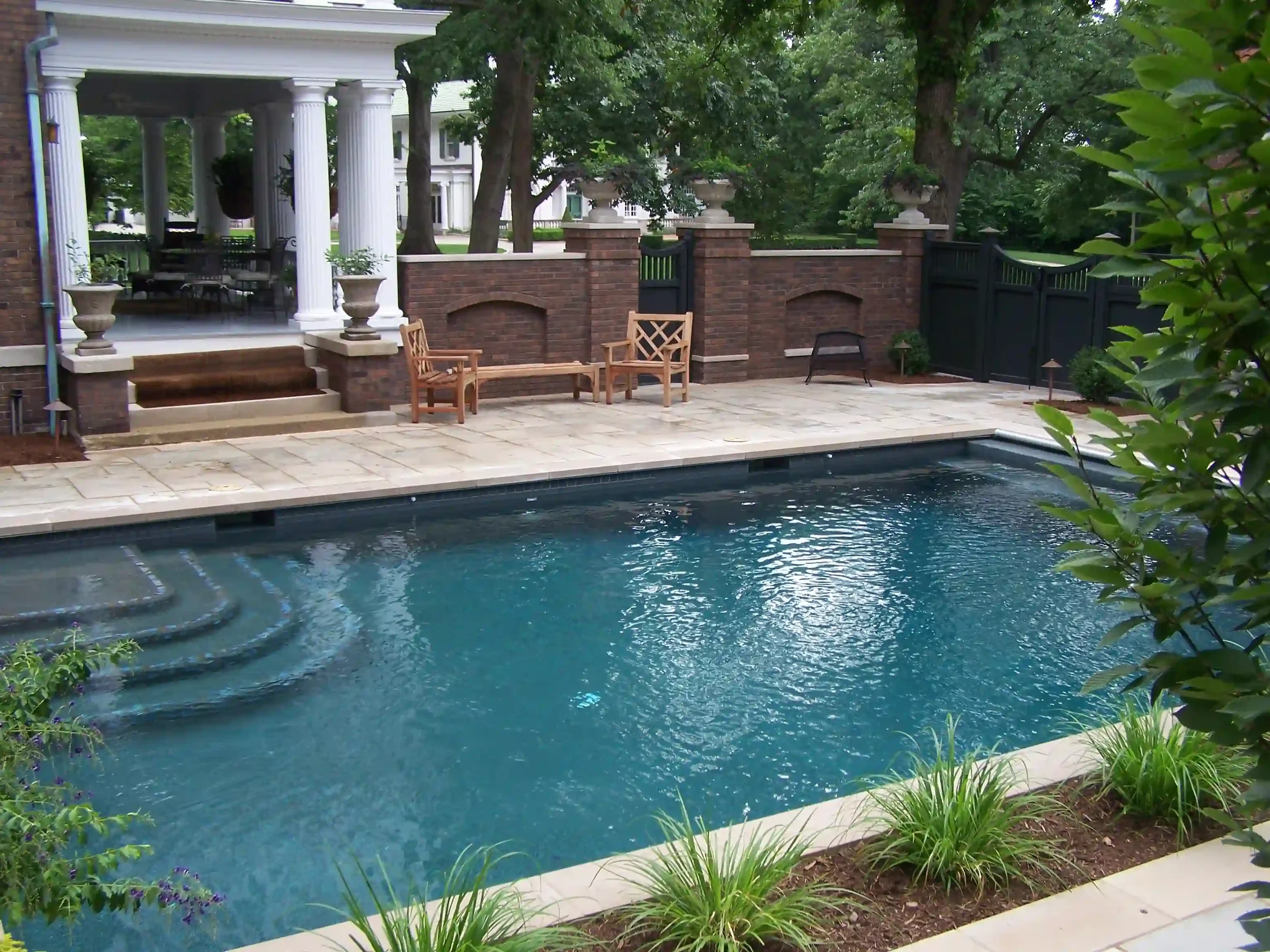 Landscape design at Nelson Residence by Green View in Central Illinois