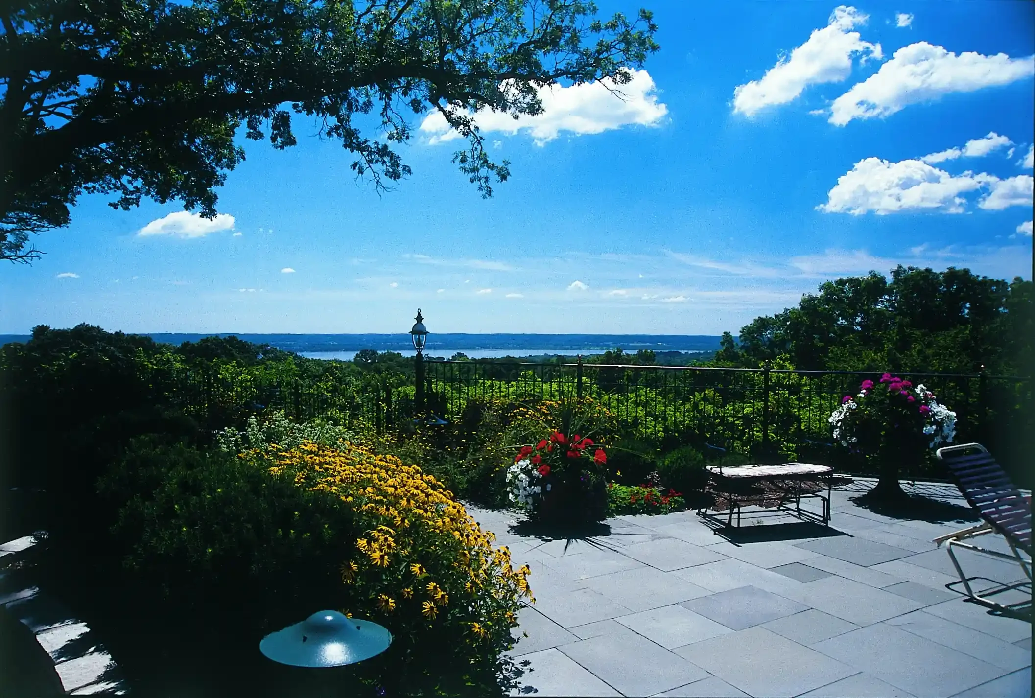 Landscape design at Zeller Residence by Green View in Central Illinois