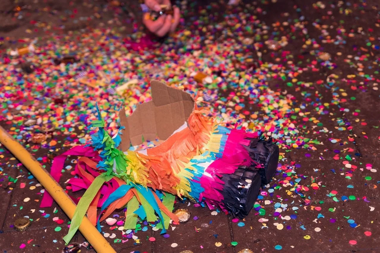 A piñata