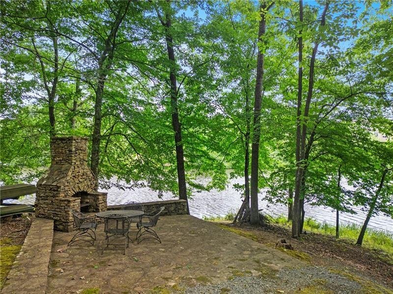 Alternate front perspective of 1996 Long Hollow Lane luxury home