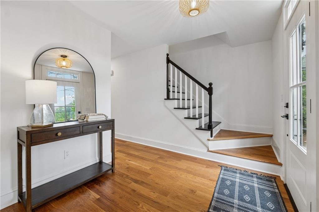 1275 Mayfield Road β Interiors