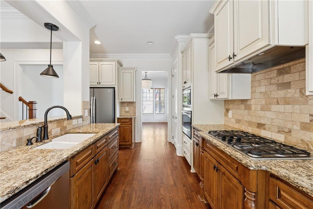 12469 Danesfeld Drive kitchen – gourmet layout with stainless steel appliances