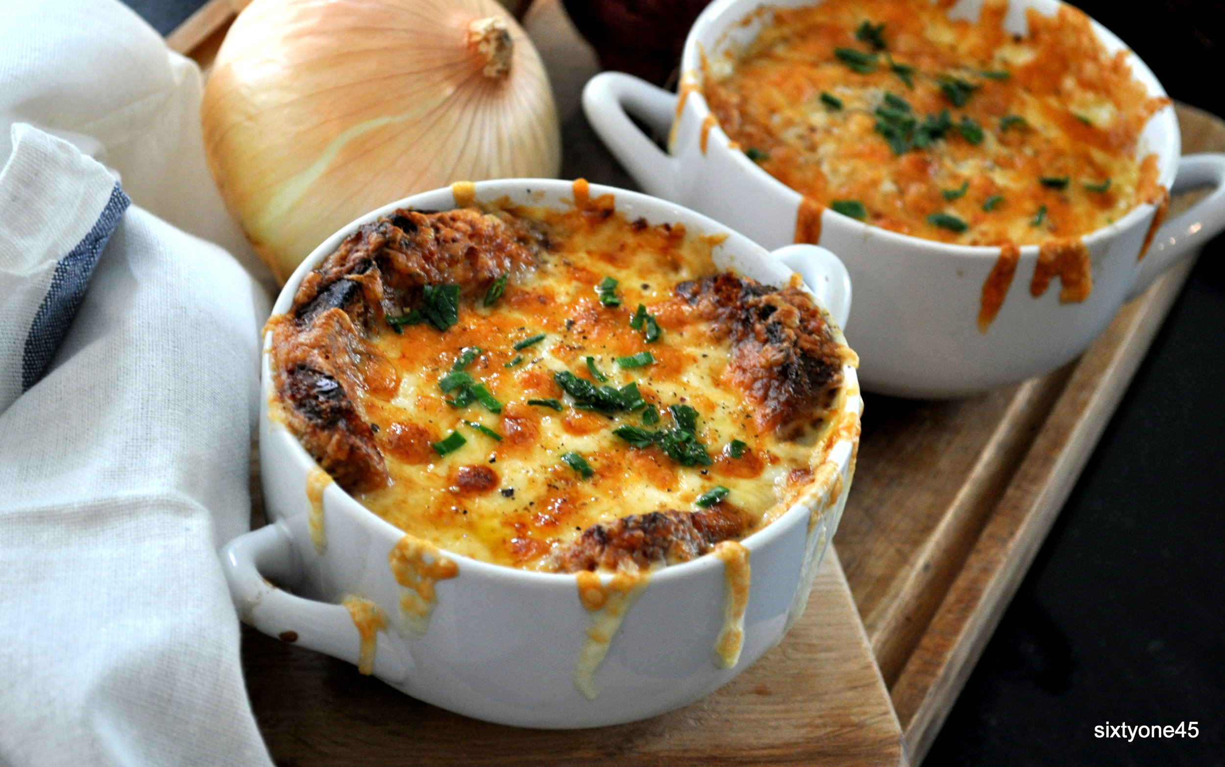 French Onion Soup is by far, my favorite soup. 