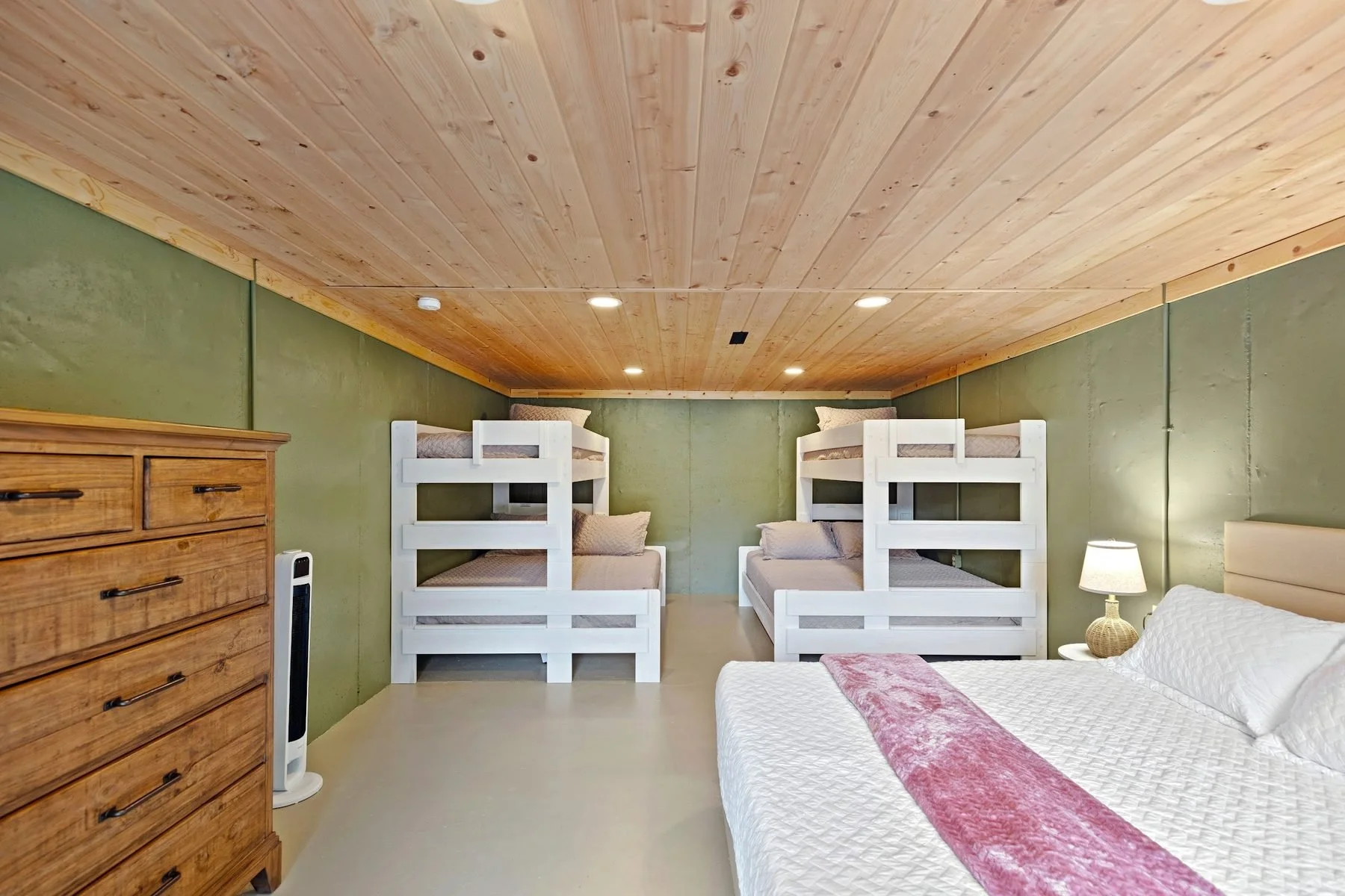 Lakefront Escape vacation rental photo 15