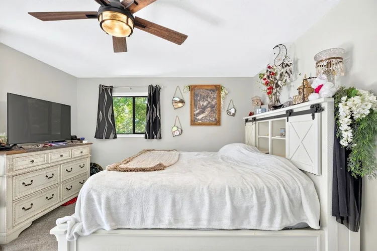 287 Shoe Lace Drive interior