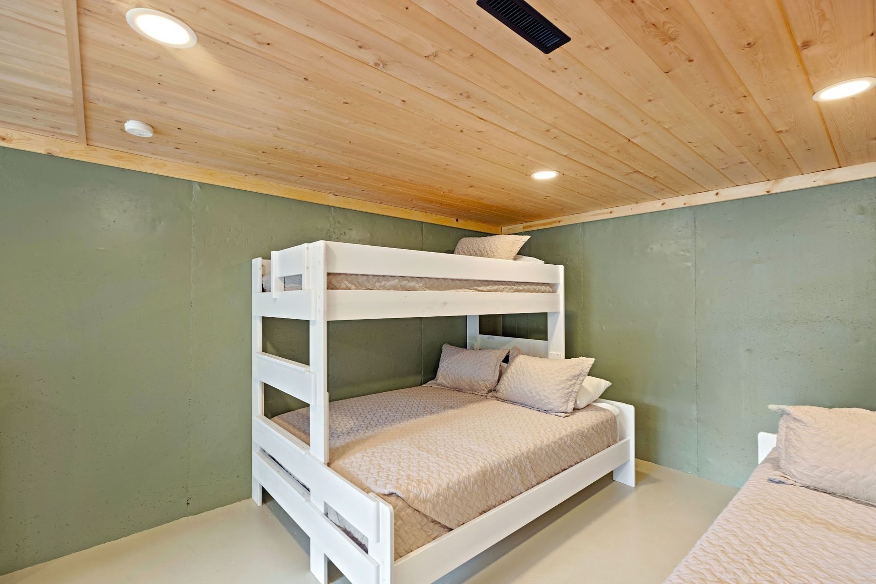 Lakefront Escape vacation rental photo 16