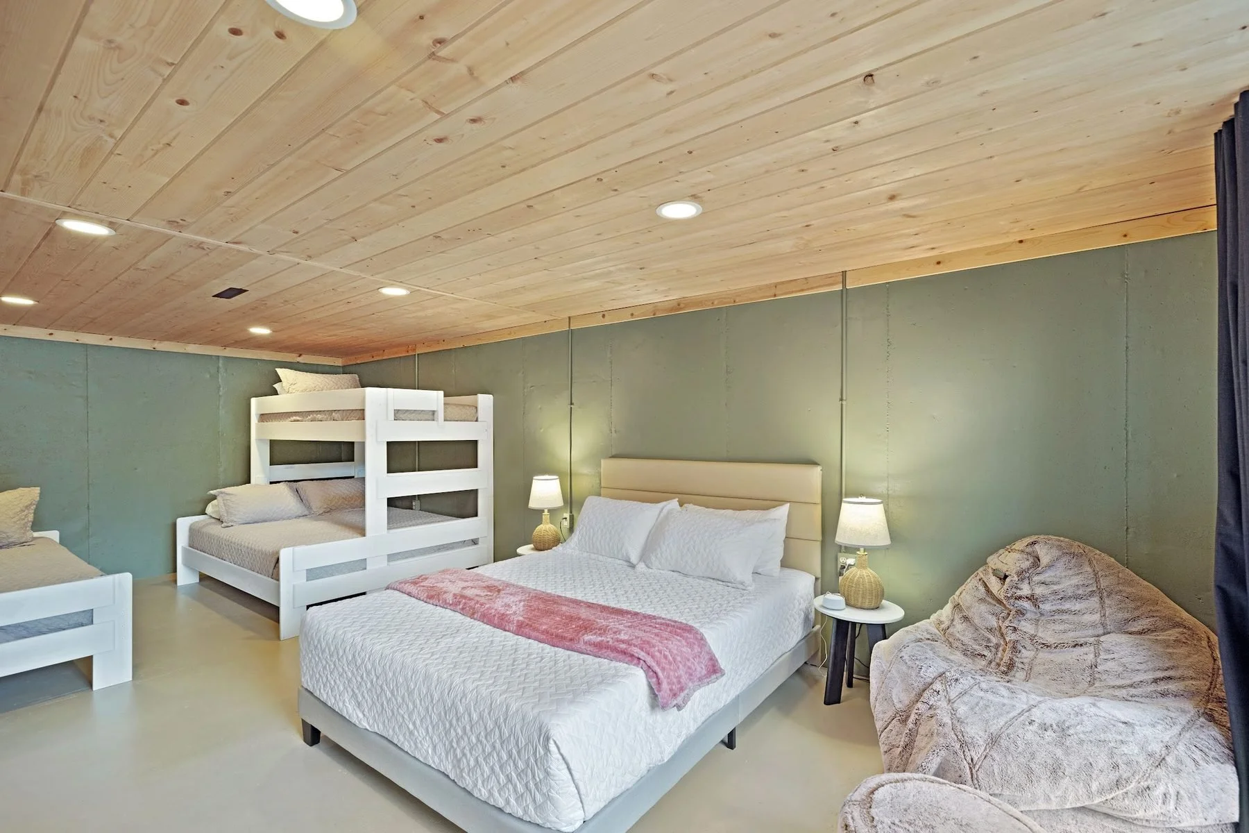 Lakefront Escape vacation rental photo 13