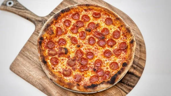 NEW YORK STYLE PEPPERONI PIE