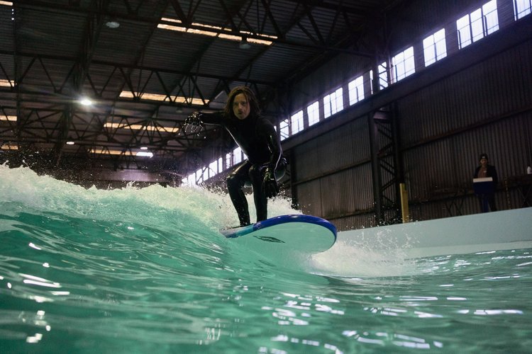 Surfpoel met golven