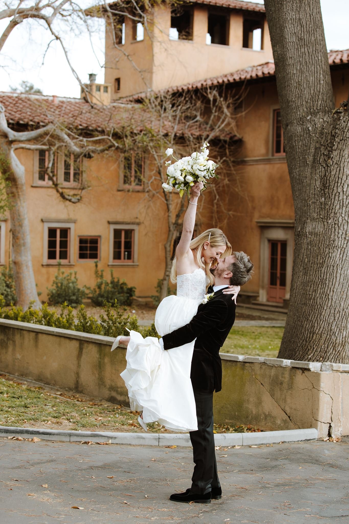 Real wedding photographed by Lulan Studio